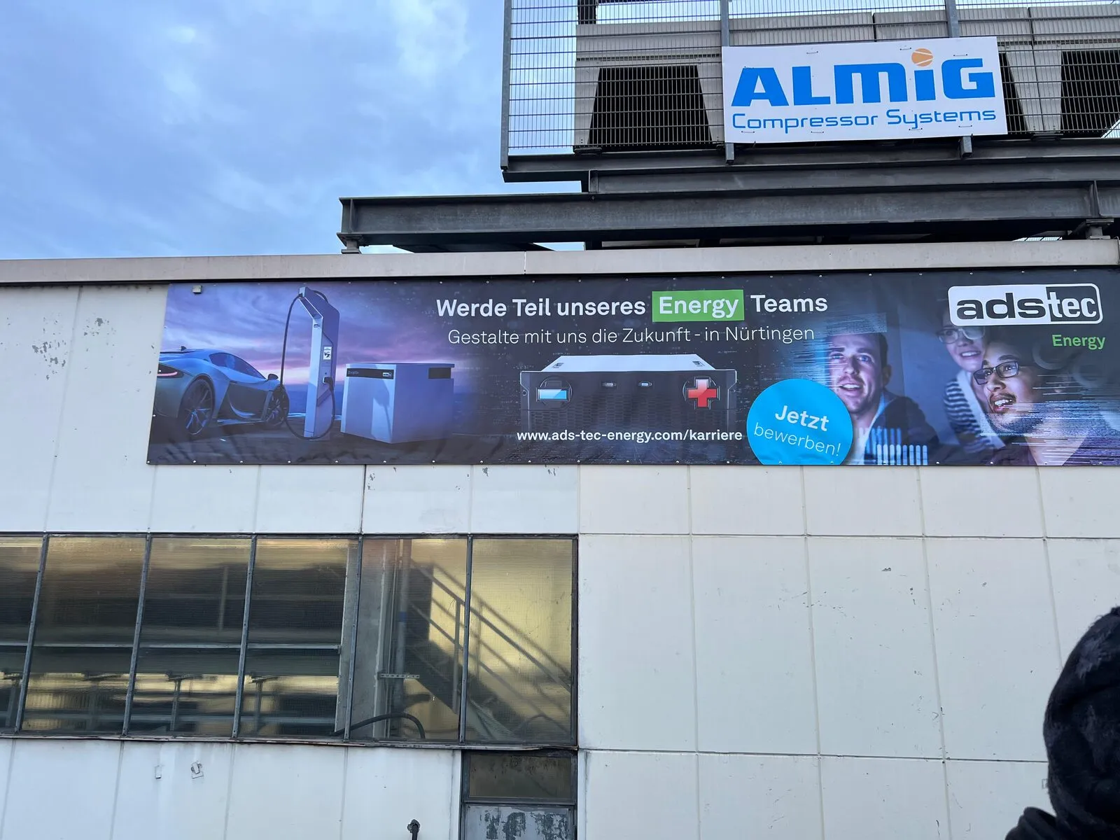 ALMiG – Fassadenbanner