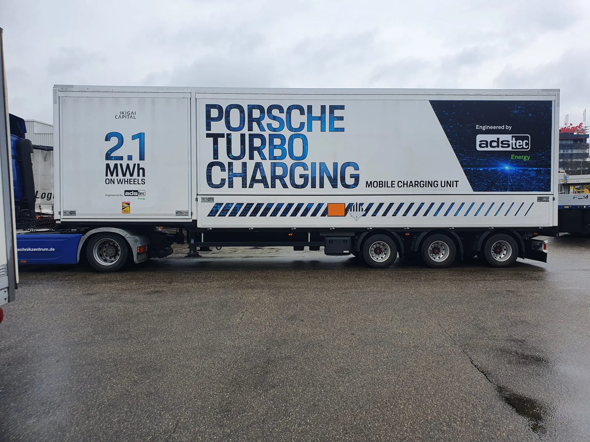 Porsche – Anhänger