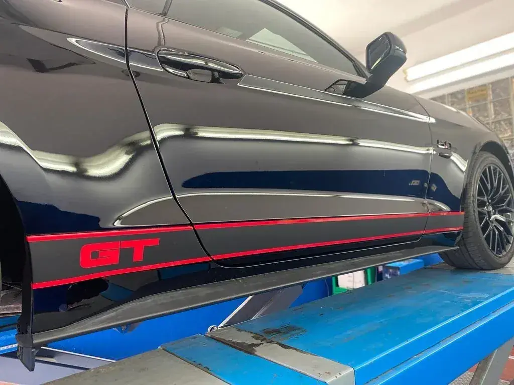 Mustang GT – Dekorstreifen Schwarz