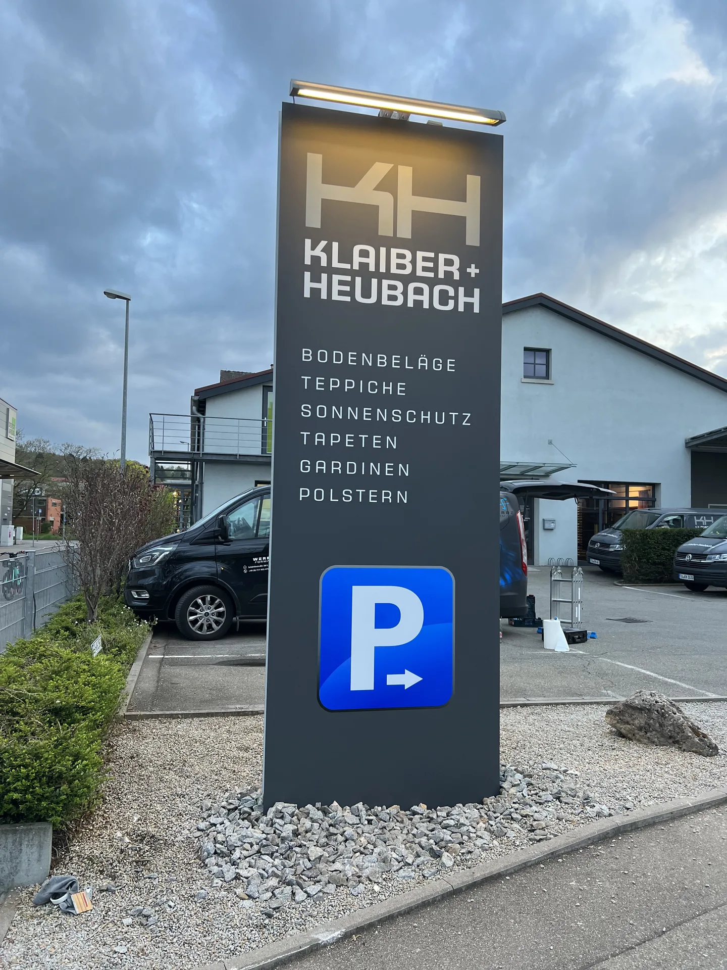 Stele – Werbeschild
