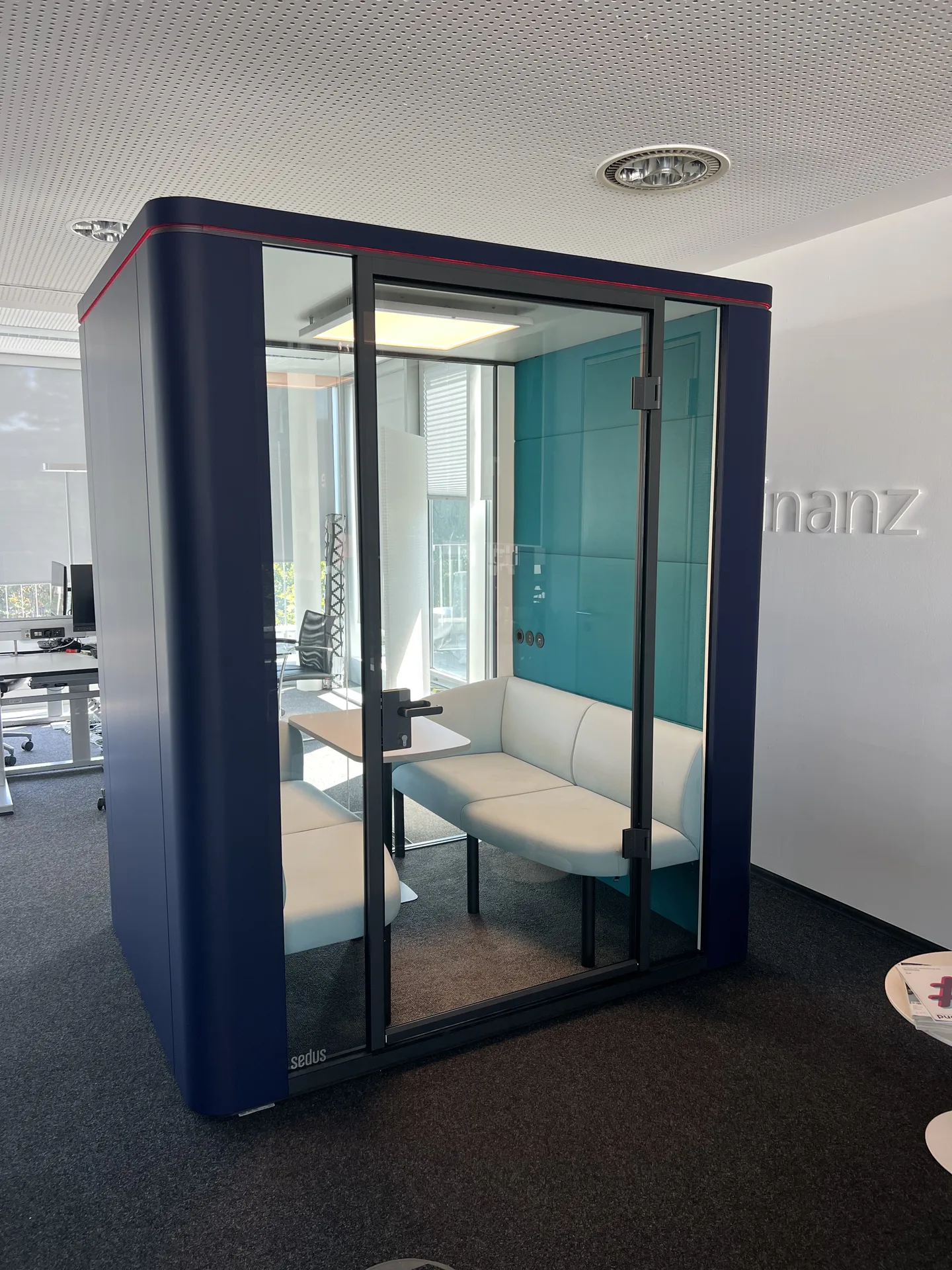 Glasvitrine – Folierung